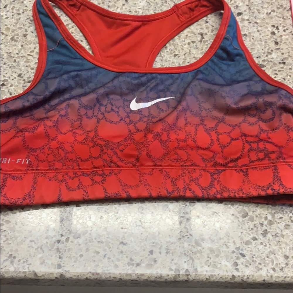 Sports bra